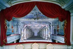 Barokní zámecké divadlo